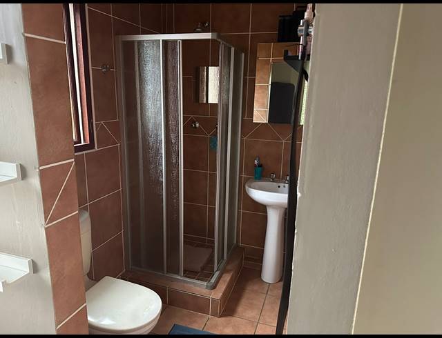 2 BEDROOM FLAT FOR SALE IN NORTHWOLD